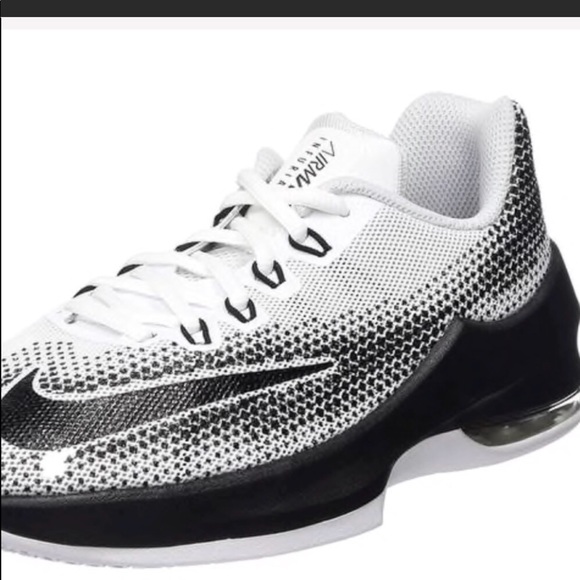 Sold - NWOT Nike Boy's  Infuriate Basketball Shoes - Picture 2 of 7